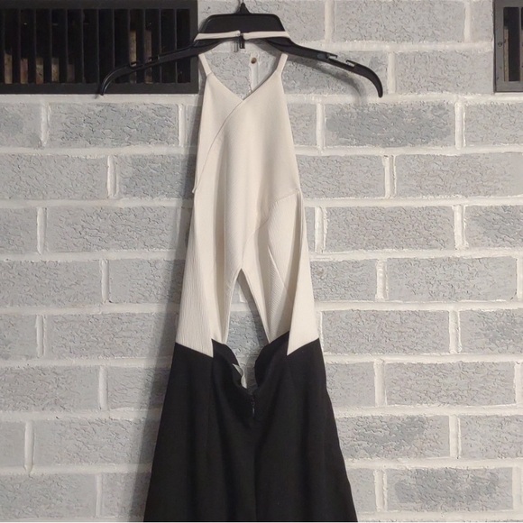 Solace London Women's Diane Backless Halter Crossover Front Jumpsuit Size 6 - Picture 3 of 11